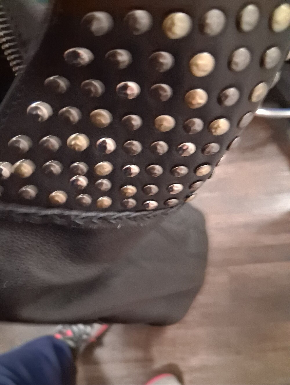 Ariat - Picture 12 of 16